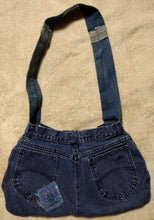 Load image into Gallery viewer, The ADVENTURER Crossbody/Shoulder Purse