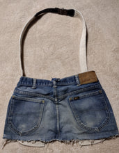 Load image into Gallery viewer, BUM A SQUARE Crossbody/Shoulder Purse