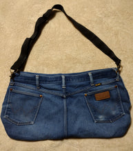 Load image into Gallery viewer, ON GUARD Crossbody/Duffle Overnighter