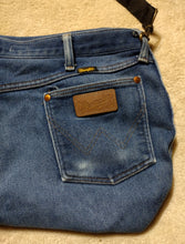 Load image into Gallery viewer, ON GUARD Crossbody/Duffle Overnighter